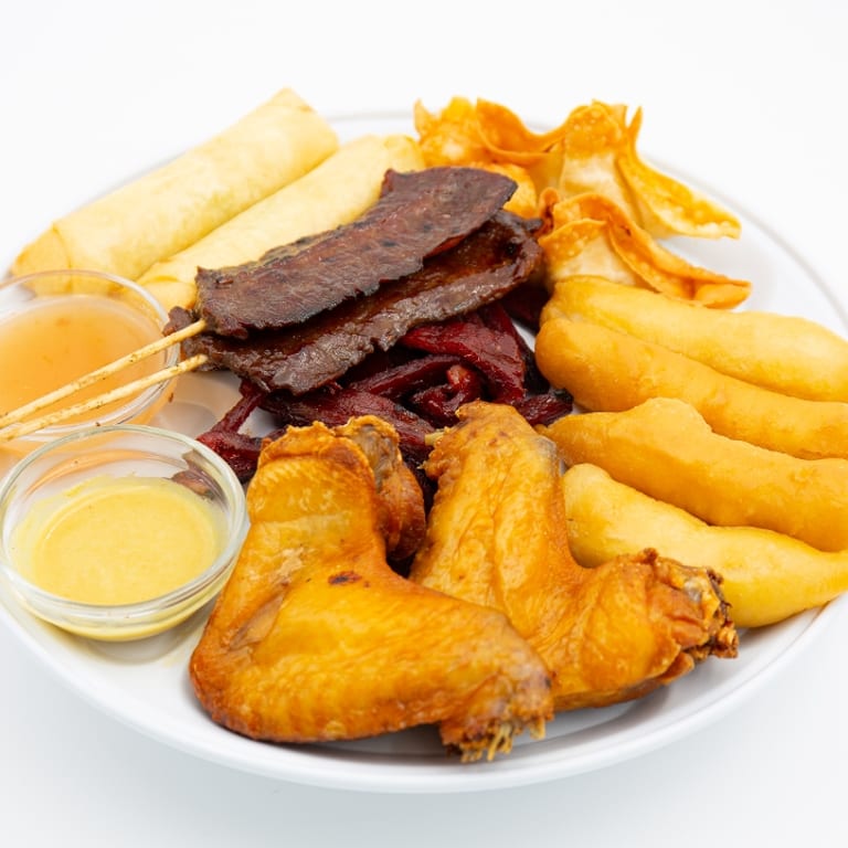 Delicious Chinese Cuisine: Noodles, Seafood, and More